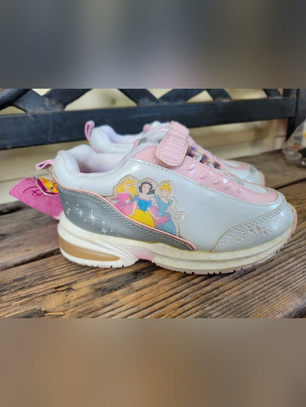 Vintage DISNEY/ PRINCESS / SMART FIT FOR PAYLESS SZ 10C NWT WHITE pink smeakers